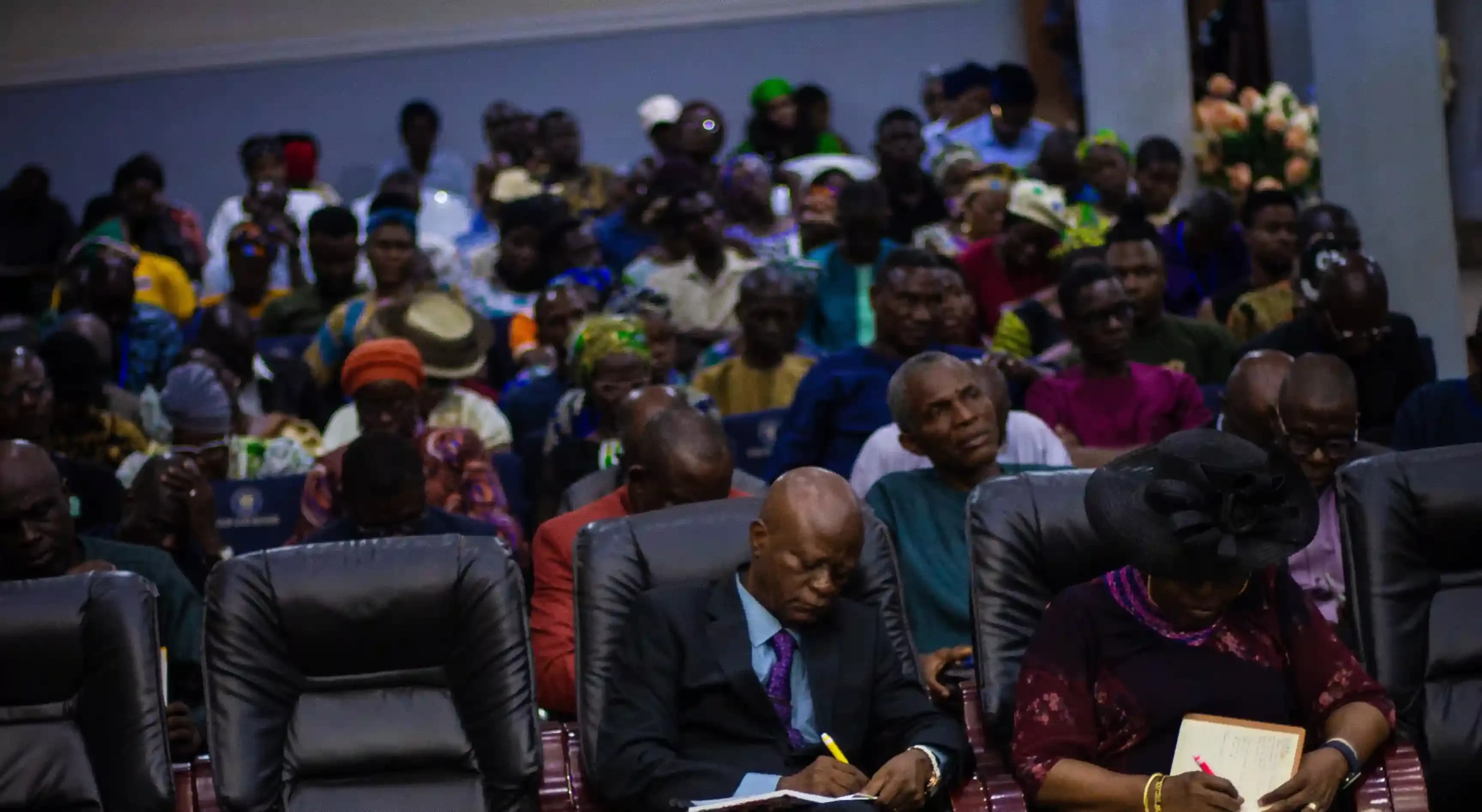 worship-service-at-fogm